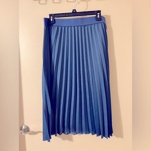 Pleated skirt